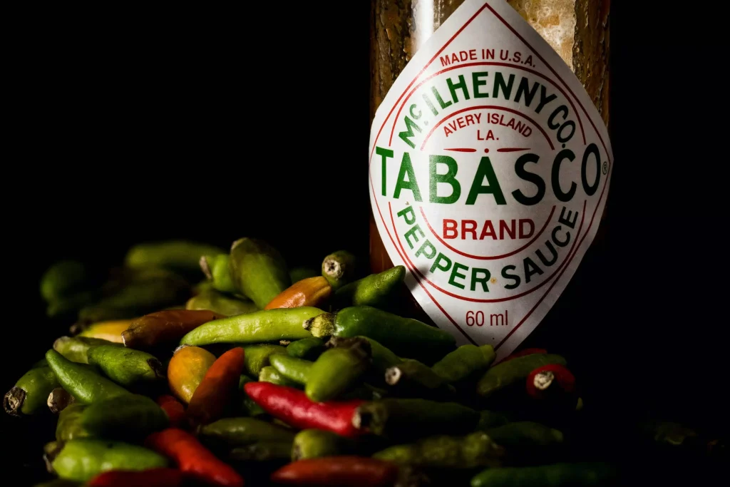 Tabasco – wszystko, co musisz wiedzieć o pikantnym sosie!